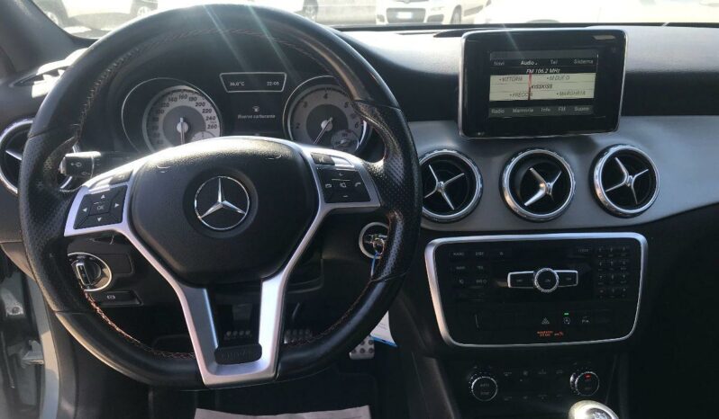 
								MERCEDES GLA  200 CDI Premium AMG LINE full									