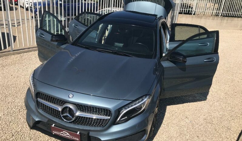 
								MERCEDES GLA  200 CDI Premium AMG LINE full									